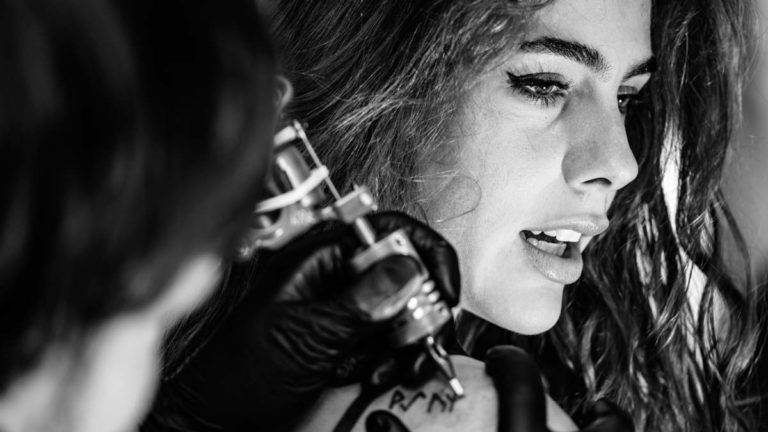 Woman recommends bad tattoo artist to girl who copied hers, gets infected
