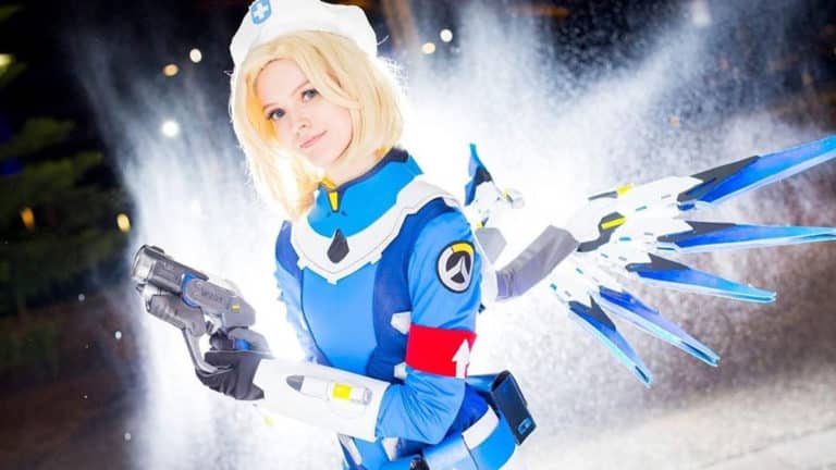 Aussie Twitch streamer spent 3 months on her Mercy cosplay and it rocks