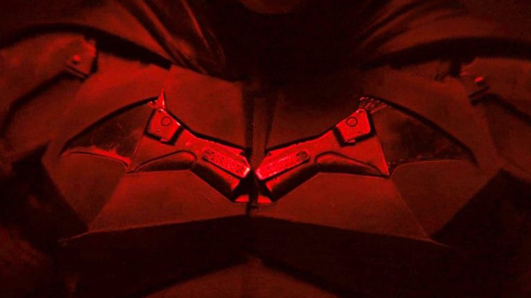 Robert Pattinson's Batsuit looks awesome but very ghetto and homemade