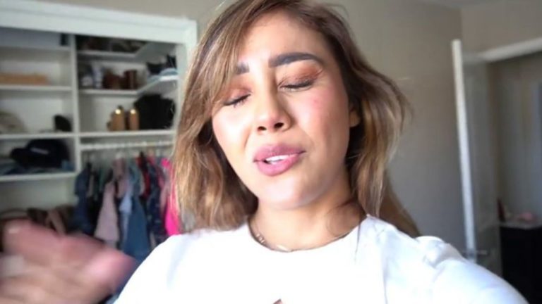 Neekolul reveals how she looks with no makeup and admits to surgery
