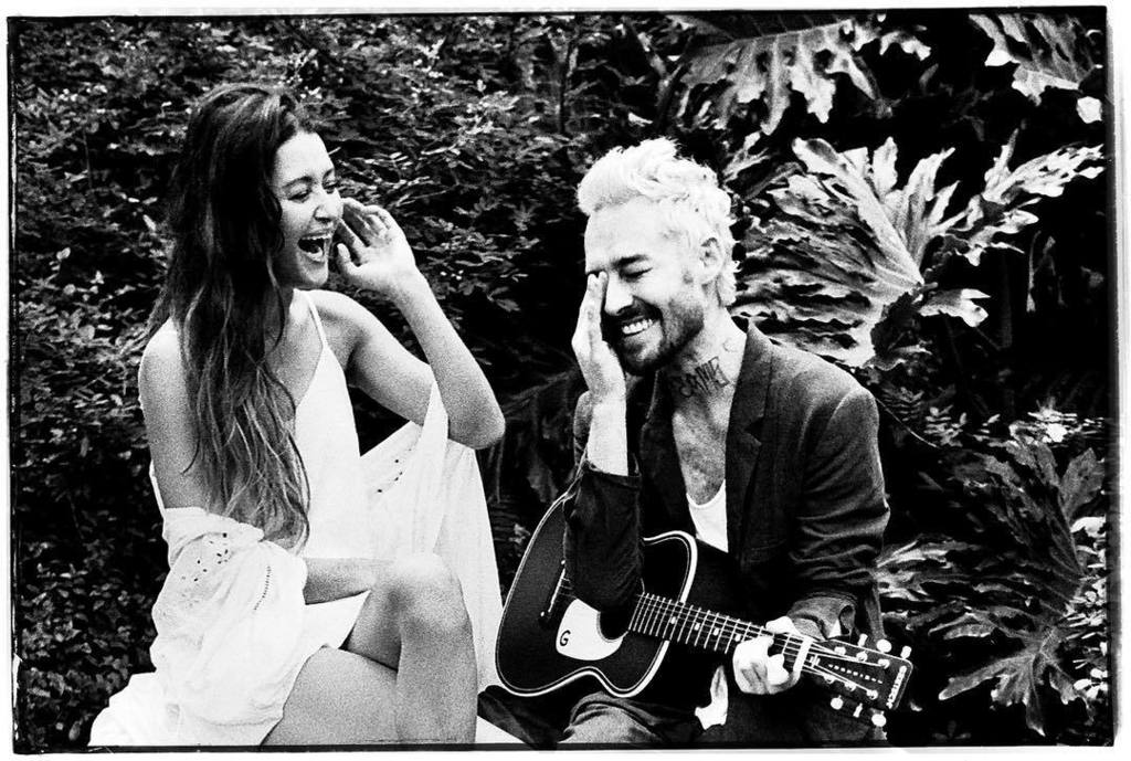 Daniel Johns with girlfriend Estelita Huijer before her controversial new look.
