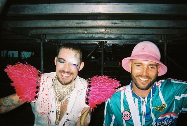 Former Silverchair singer sports androgynous new look inspired by David Bowie and glam rock.