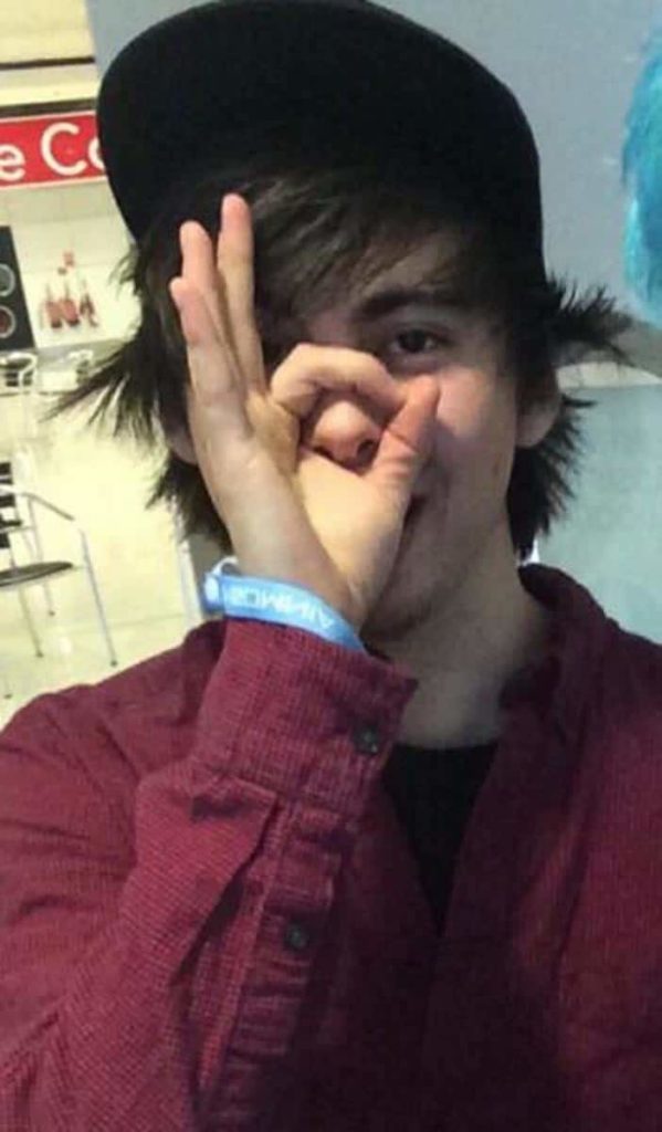 LeafyIsHere (Leafy) permanently banned off YouTube