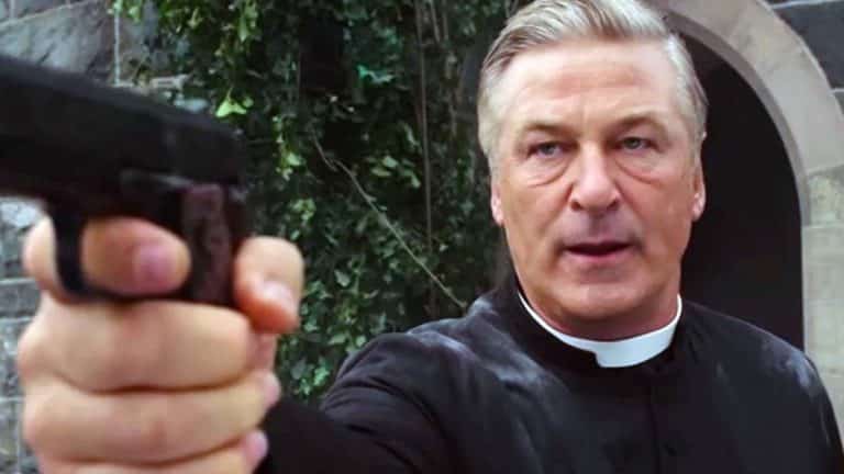 Alec Baldwin murder shoots and kills one set Rust