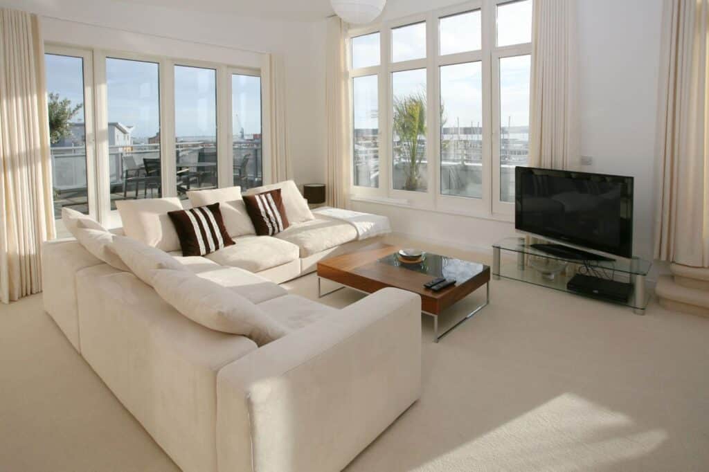 Apartment (JoeCough, Canva.com
(