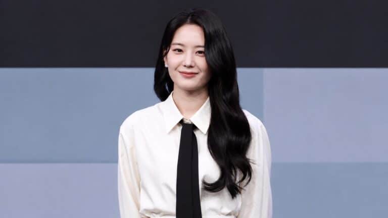 Jang Gyu-ri at a 2024 public event, in a landscape portrait with extended backdrop
